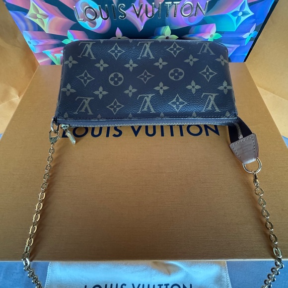 Louis Vuitton Pouchette with new LV gold Crossbody chain - Picture 3 of 15